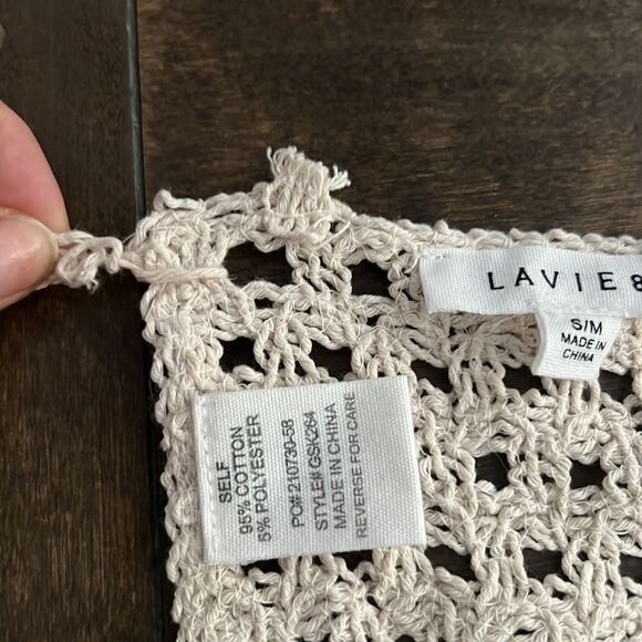 La Vie 89  Crochet knit v neck crop top ivory white back tieSz- Small - Picture 12 of 12